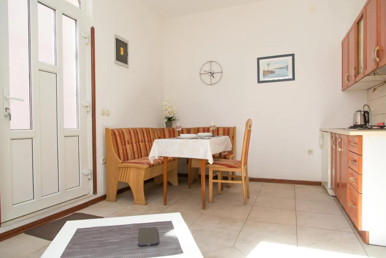 PUY Quiet Apartment Amber