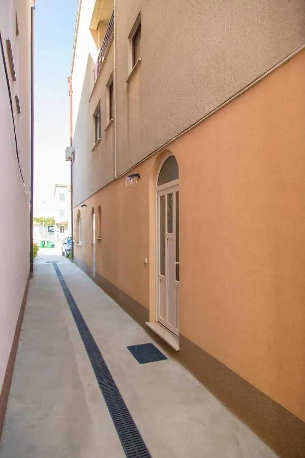 PUY Quiet Apartment Amber 0*,
